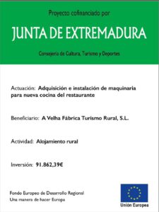 Piscina del hotel rural A Velha Fábrica en Sierra de Gata